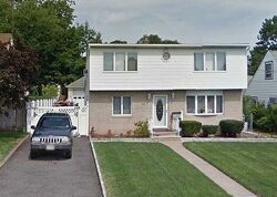 Pre-foreclosure in  HAMILTON AVE Elmwood Park, NJ 07407