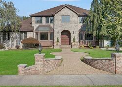  Amagansett Dr, Morganville NJ