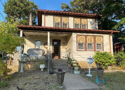 Pre-foreclosure in  Monument Ave National Park, NJ 08063