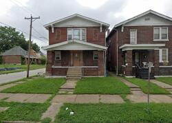 Pre-foreclosure in  Aubert Ave Saint Louis, MO 63115