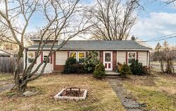 Pre-foreclosure in  Mansfield St Belvidere, NJ 07823