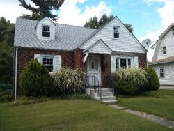 Pre-foreclosure in  Leconey Cir Palmyra, NJ 08065