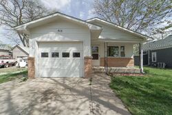 Pre-foreclosure in  J St Aurora, NE 68818