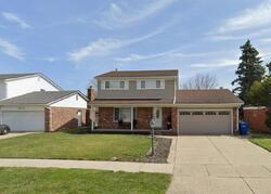  Lloyd Dr, Warren MI