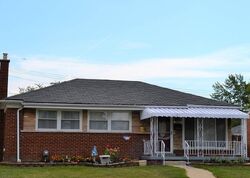 Pre-foreclosure in  Fountain St Roseville, MI 48066