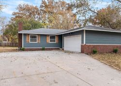 Pre-foreclosure in  Sunset Dr Mulvane, KS 67110