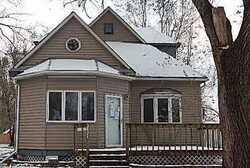 Pre-foreclosure in  E WALNUT ST Des Moines, IA 50317