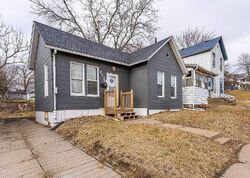 Pre-foreclosure in  N Marquette St Davenport, IA 52804