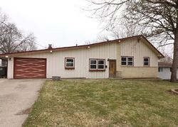 Pre-foreclosure in  Sherwood Dr Des Moines, IA 50310