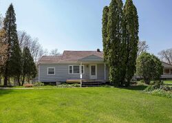 Pre-foreclosure in  113th Ave Davenport, IA 52804