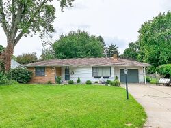 Pre-foreclosure in  Graywood Ave Elkhart, IN 46516