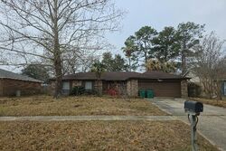 Pre-foreclosure in  Nottingham Dr Slidell, LA 70458