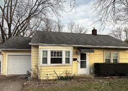 Pre-foreclosure in  Plank Rd Jeffersonville, IN 47130