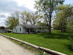  W Dupont Rd, Fort Wayne IN