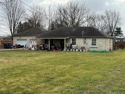 Pre-foreclosure in  W 6th St Daleville, IN 47334