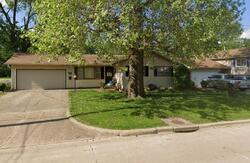 Pre-foreclosure in  Van Buren Ave Charleston, IL 61920
