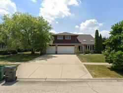 Pre-foreclosure in  Baywood Ln Homer Glen, IL 60491