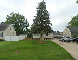 Pre-foreclosure in  Hubbard Ln Tinley Park, IL 60477