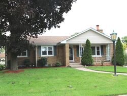 Pre-foreclosure in  DESPLAINES ST Blue Island, IL 60406