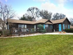 Pre-foreclosure in  W Maple Ave Wauconda, IL 60084