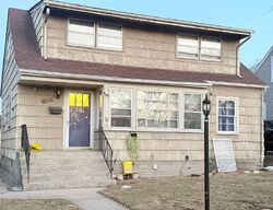 Pre-foreclosure in  Oakley Ave Lansing, IL 60438
