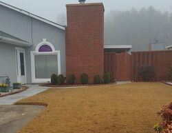 Pre-foreclosure in  Courtyard Ln Fayetteville, GA 30215