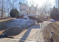 Pre-foreclosure in  Fairwood Dr Dallas, GA 30157