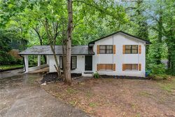 Pre-foreclosure in  DEERFIELD TRL Atlanta, GA 30349