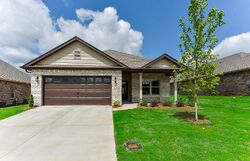 Pre-foreclosure in  Holstein Ln Sw Huntsville, AL 35803