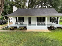 Pre-foreclosure in  Cavalcade Trl Tallahassee, FL 32309