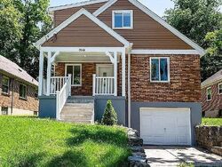 Pre-foreclosure in  Kennedy Ave Cincinnati, OH 45213