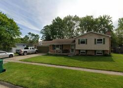Pre-foreclosure in  Primrose Ln Flushing, MI 48433