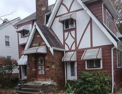 Pre-foreclosure in  Quilliams Rd Cleveland, OH 44121