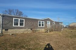 Pre-foreclosure in  Mccamish Rd Whitesville, KY 42378