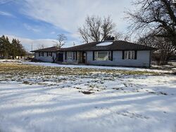  W Grand Ave, Hillsboro KS