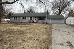  Maplewood Dr, Cedar Falls IA
