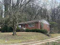 Pre-foreclosure in  Overhill Rd Knoxville, TN 37914