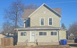  E Charles St, Oelwein IA