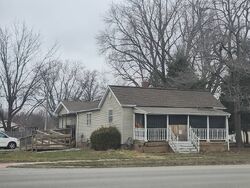 Pre-foreclosure in  Walnut Ave Neoga, IL 62447