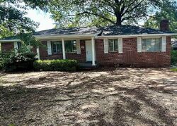 Pre-foreclosure in  Hillside Rd Montgomery, AL 36109