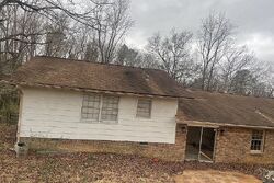 Pre-foreclosure in  Winwood Dr Anniston, AL 36206