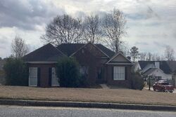 Pre-foreclosure in  Berry Hill Dr Opelika, AL 36801