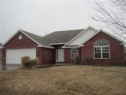  Hidden Meadows St, Elkins AR