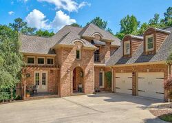 Pre-foreclosure in  Bellerive Cir Oneonta, AL 35121