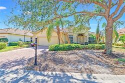 Pre-foreclosure in  Coco Hammock Way Fort Myers, FL 33908