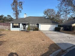 Pre-foreclosure in  Candleberry Ct Savannah, GA 31406