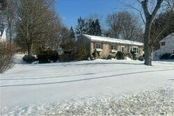 Pre-foreclosure in  Avery St South Windsor, CT 06074