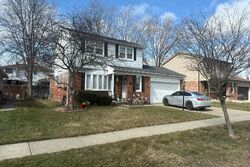 Pre-foreclosure in  Danbury St Trenton, MI 48183