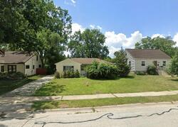 Pre-foreclosure in  Pratt Ave Des Plaines, IL 60018