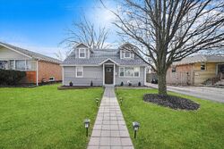Pre-foreclosure in  W 114th St Worth, IL 60482